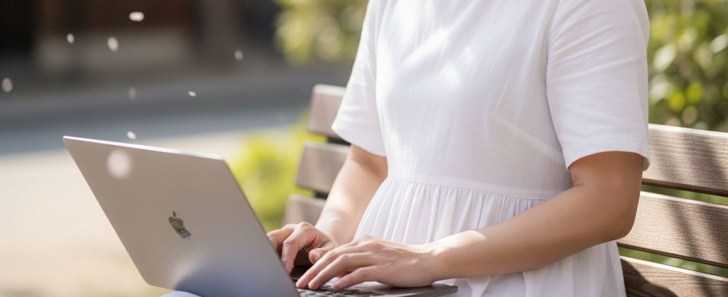 実際に副業を始めた人のリアルな体験談」という形式で、「クラウドワークスでライターを始めて月5万円を達成した主婦